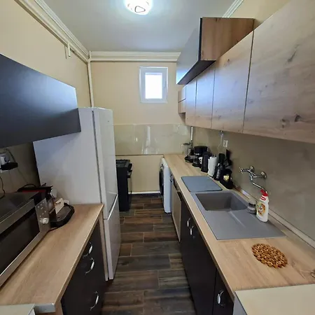 Ilona Vendeghaz - Kisar