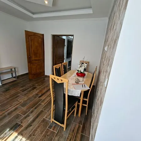 아파트 Ilona Vendeghaz - *