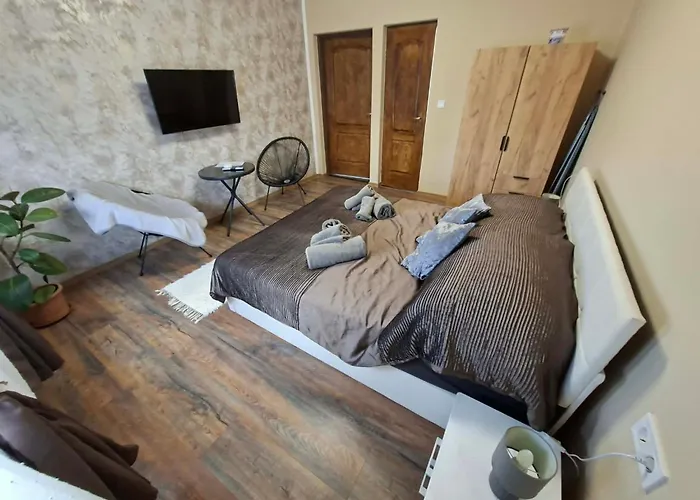 Ilona Vendeghaz - 아파트